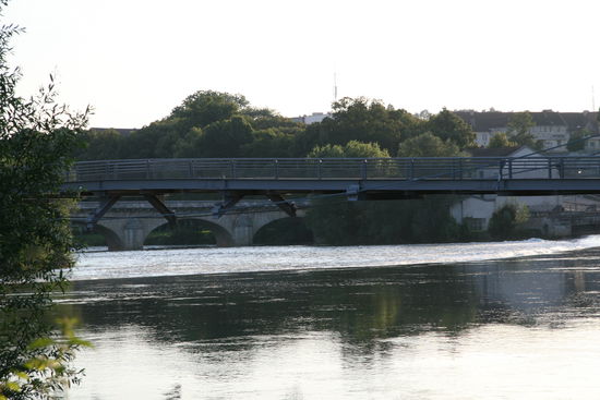 Blick von unserem Stellplatz auf den Fluss