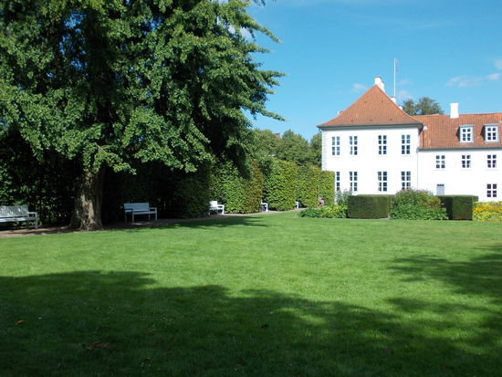 Ein Park auf dem Weg ins Zentrum. Danach gingen der Kamera leider die Batterien aus.