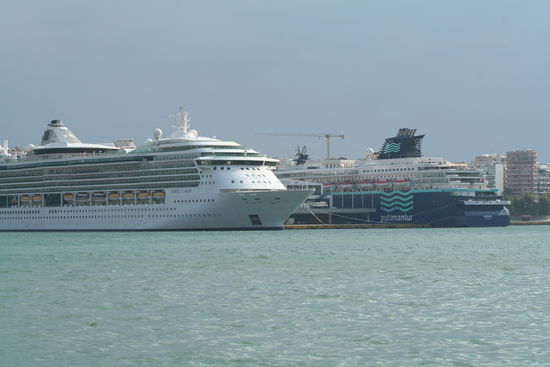 Jede Menge Kreuzfahrer hier