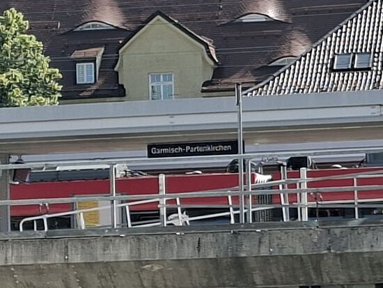 Abfahrt vom Bahnhof Garmisch-Partenkirchen