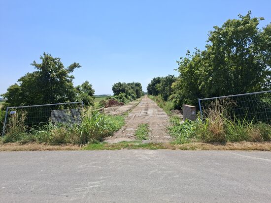 Der Radweg ist noch nicht ganz fertig, um Nichts hört er einfach auf