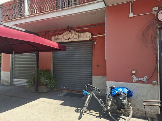 PanAmore hat noch offen, die Tür ist rechts