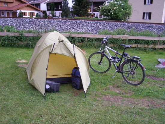 ...da habe ich im Zelt keinen Zug verpasst, aber es fuhren nicht viele