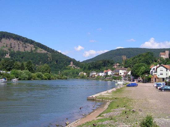 4 Burgen auf einem Bild