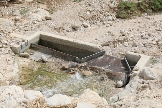 Das Wasser kann nicht einfach so in das Tote Meer fließen, sondern wird sicher verwendet.