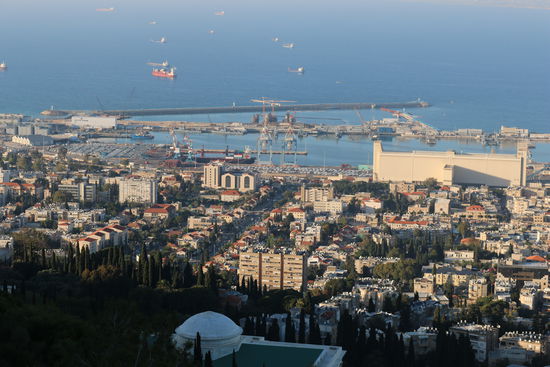 Aussicht auf Haifa nach der U-Bahnfahrt