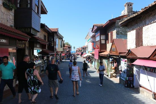 Touristen-Einkaufsstraße von Side