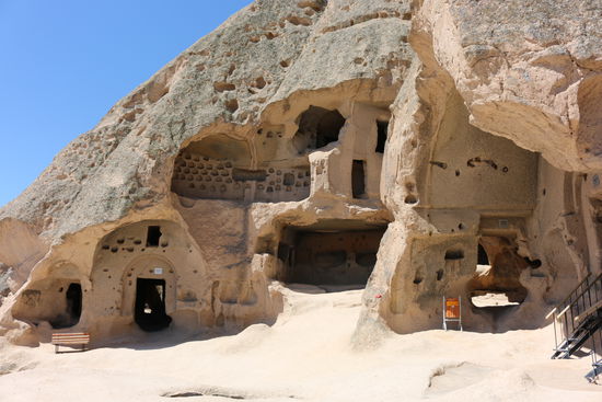 In den Stein gemeißelte Häuser