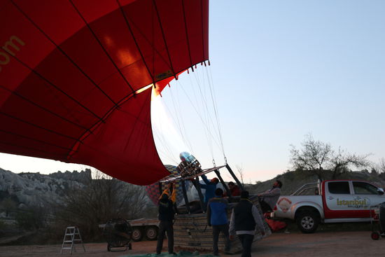Der Ballon wird startklar gemacht