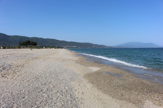Strand von Paralia Vrasna