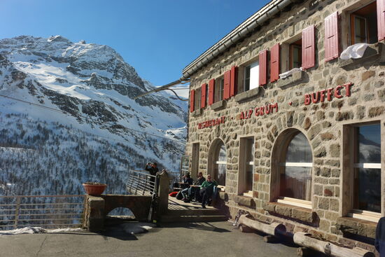 Halt in Alp Grüm