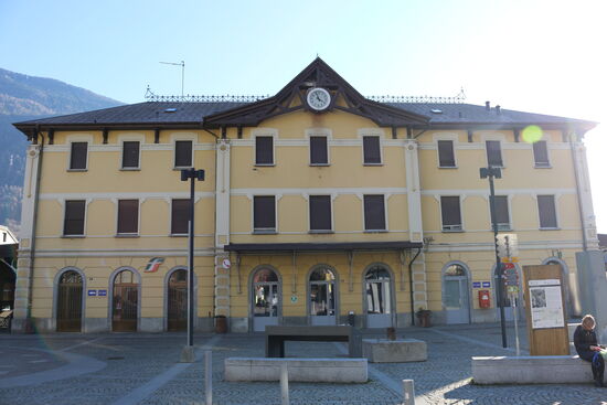 Der Italienische Bahnhof in Tirano direkt daneben
