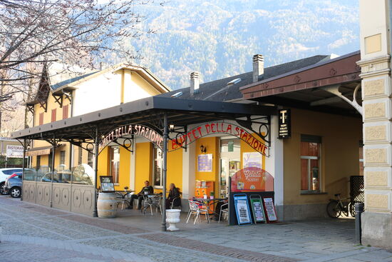 Auf so einer Bahnreise passt es, im "Buffet della Stazione" zu essen