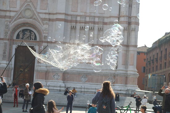 Dieser Straßenkünstler hatte sich anschließend ein Trinkgeld verdient.
