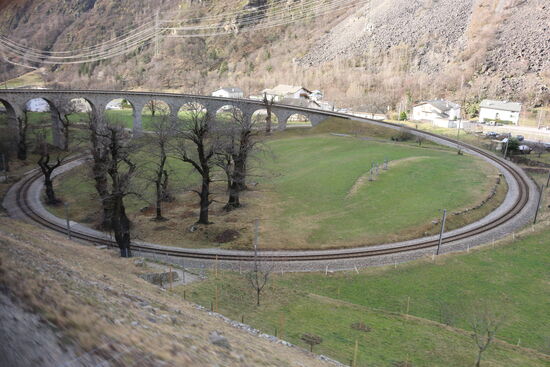 Ausfahrt aus dem Kreisviadukt von Brusio