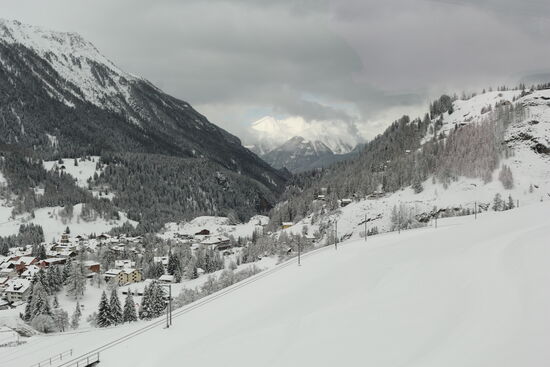 Und da unten sieht man auch schon wieder ein Gleis