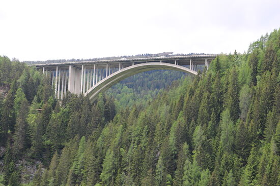 Die Autobahn ist schon da oben