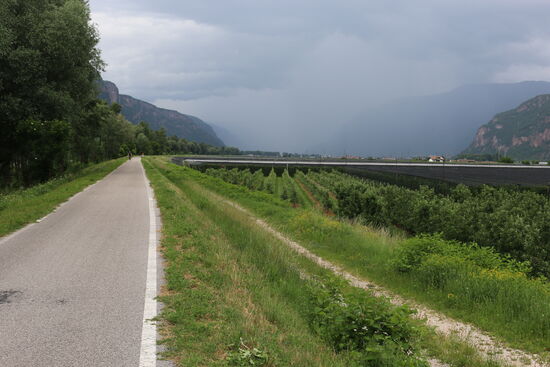 Da nähert sich von hinten der Regenschauer des Tages