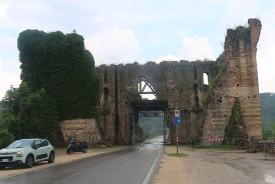 Auf dem Weg nach Mantova während dem Regenschauer des Tages