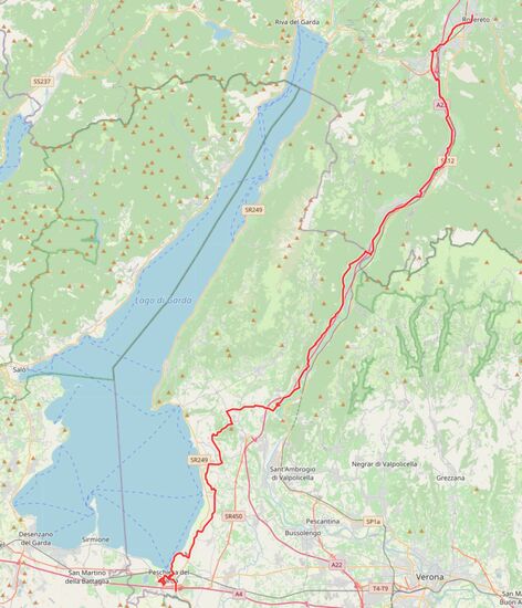 Die ersten 83 Kilometer an diesem Tag sind geschafft. Wieder gab es leichten Rückenwind (Quelle: Openstreetmap)