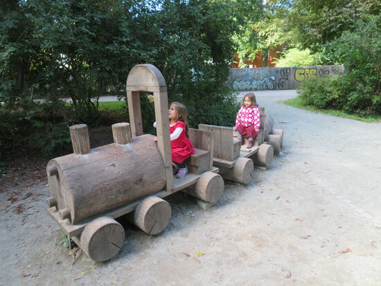Den Kindern reichte das ganze Bahnfahren wohl noch nicht