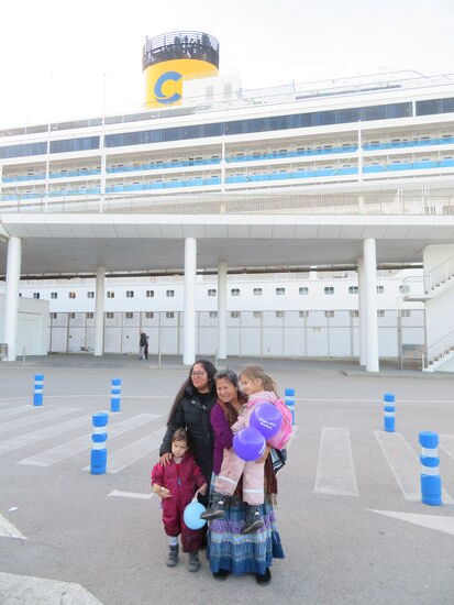 Beim Check In für unser Schiff