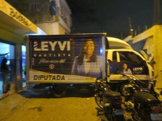 Wenn euch die deutsche Mischung aus Linke, Grüne, SPD, FDP, CDU und AFD zu leise ist, dann wählt LEYVI, die Partei mit den großen Lautsprechern.