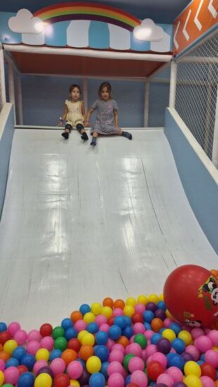 Rutsche im Indoorspielplatz