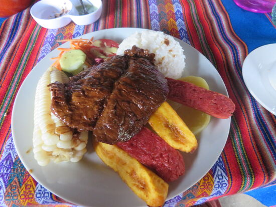 Bistec a lo Pobre, auch ein leckeres peruanisches Gericht