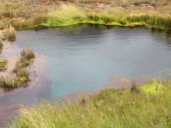 Als würde der See leuchten