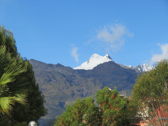 Bergblick vom Plaza de Armas in Huaraz