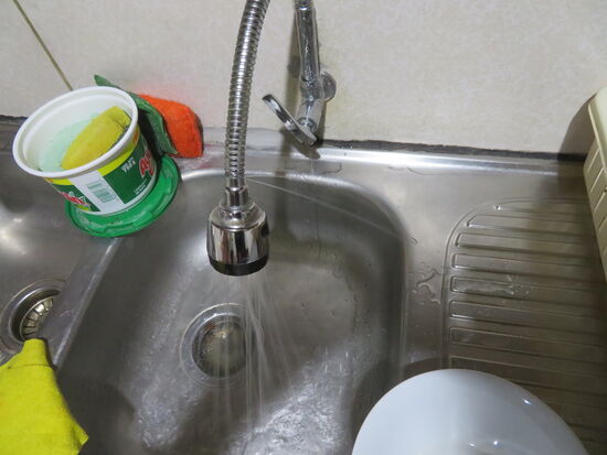 Man beachte den seitlichen Wasserstrahl. Wenn man stärker aufgedreht hat, dann gab es auch noch einen nach vorne