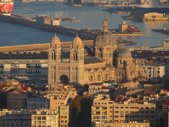 Blick auf die Kathedrale von Marseille