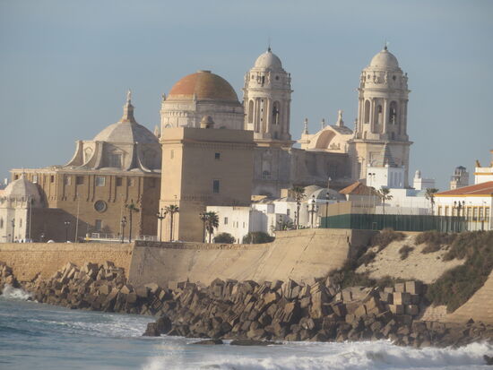 Blick auf die Catedral de la Santa Cruz de Cádiz