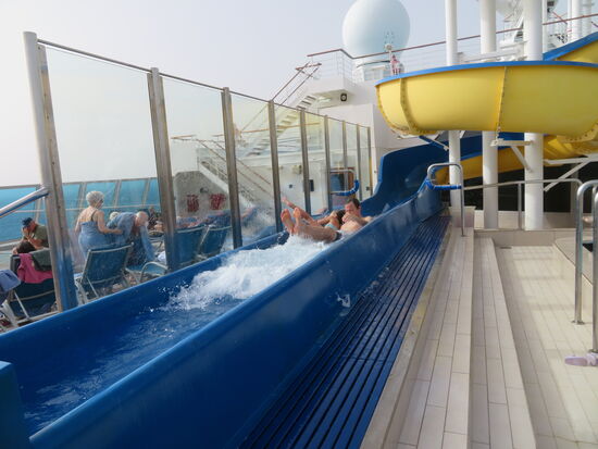 Erfolgreicher Test der Wasserrutsche