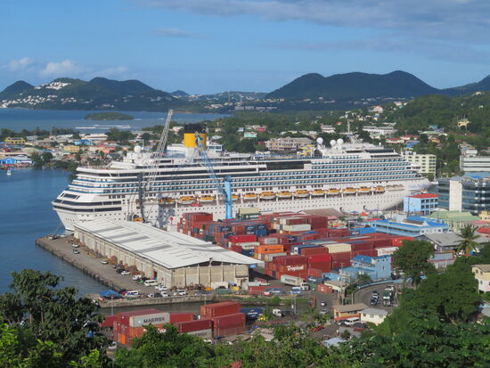 Blick auf unser Schiff vom Aussichtspunkt
