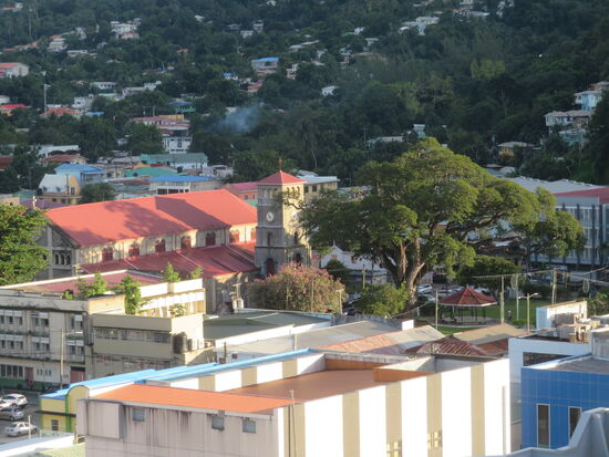 Blick auf Castries vom Schiff