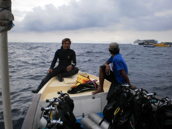 Links unser Guide von der Bali Diving Academy - absolut zu empfehlen dieses Tauchcenter!