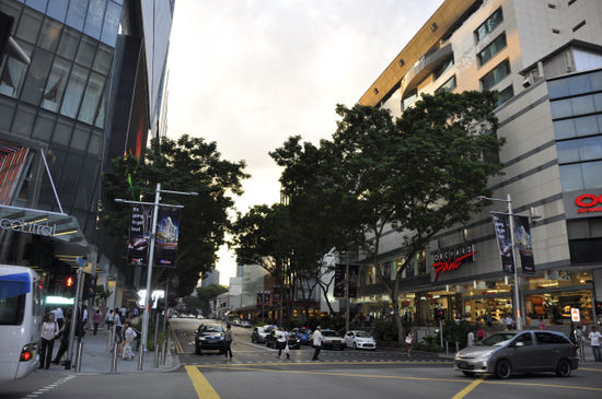 Die Orchard Road - ein Shoppingparadies!!! Die Kärntner Straße ist ein Dreck dagegen.