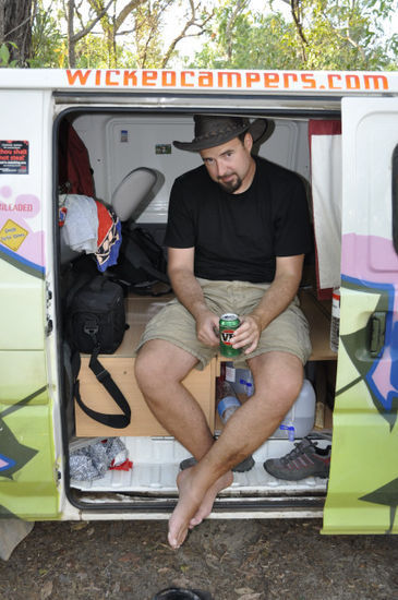 Gratis Bier (das haben wir von netten Aussies bekommen, die ins Aboriginal Land aufgebrochen sind, wo Alkohol verboten ist) wurde getrunken...
