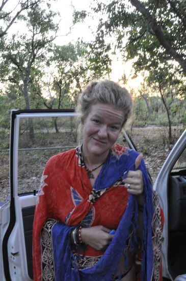 ... und um 5 Uhr dann ca. 30 Jahre gealtert wieder aufgeacht. Ziel: raus aus dem Kakadu NP und rein nach Katherine um uns ordentlich mit allerlei Campingzubehör auszustatten.
