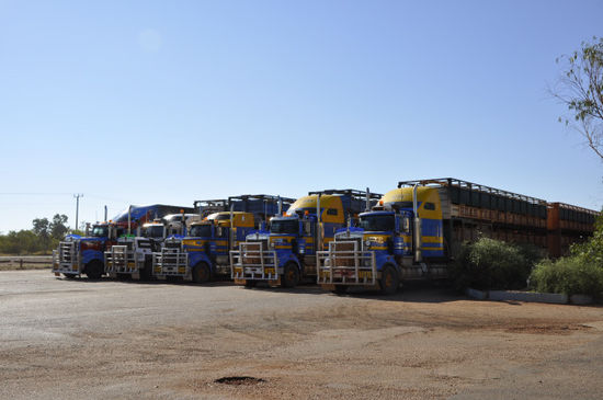 Nachtruhe beim 3 Ways Roadhouse; hier treffen 2 Highways aufeinander; auch bei den Truckern sehr beliebt
