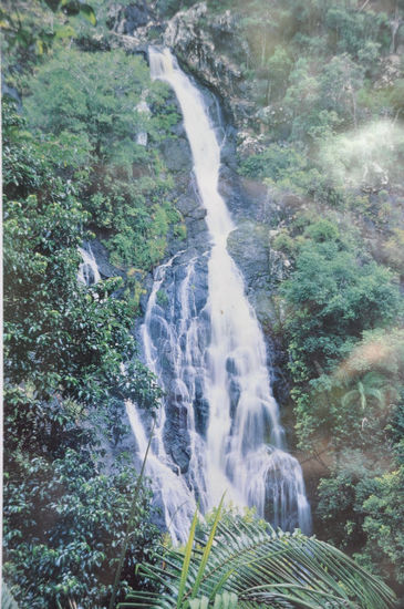 Wiedermal zu faul gewesen, zu diesem Wasserfall hinzugehen. Schaut aber so von der Infotafel abfotografiert auch nicht schlecht aus, oder?