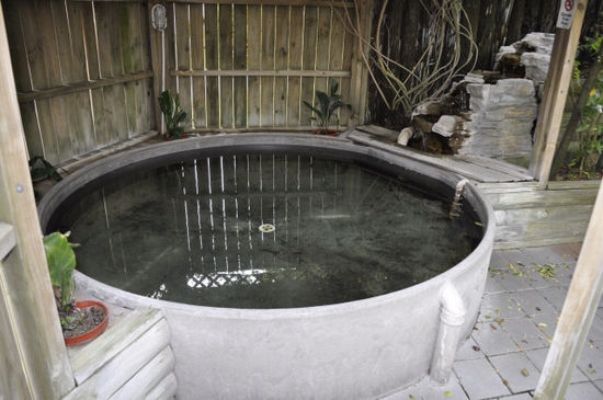 Und einen Hotpool mit Thermalwasser.