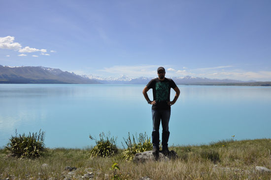 Wunderschön!!! Und im Hintergrund sieht man bereits den Mount Aoraki!