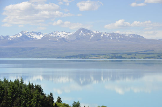 Fahrt am Lake Pukaki entlang...