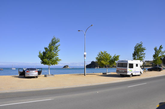 Der Blick von unserem Platzerl am Campingplatz. Die Straße muss man sich halt wegdenken...