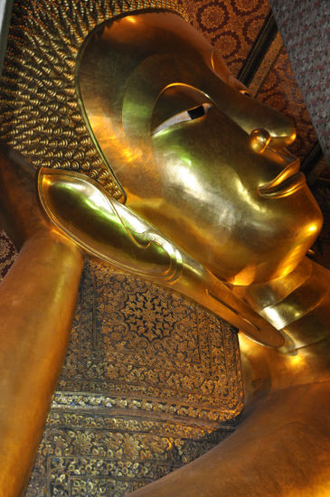 Die große Attraktion ist der liegende Buddha...