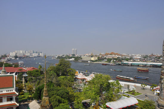 ...und hat dann einen schönen Blick über Bangkok.