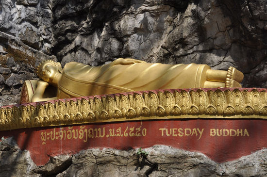 Gefolgt vom Tuesday Buddha usw.